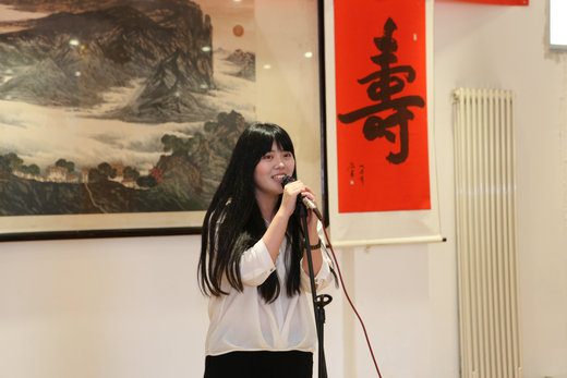 康靖懿同学独唱《轻轻的告诉你》