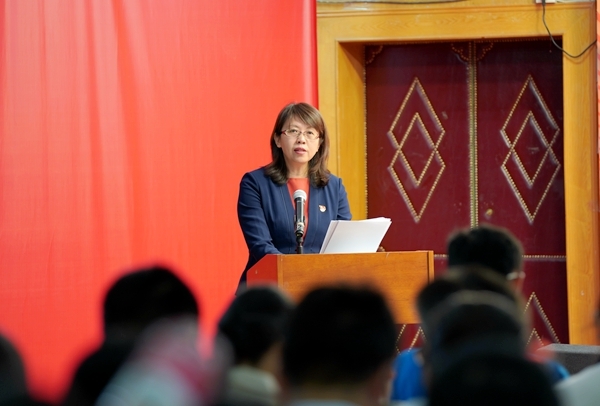 杨奇红作党委工作报告