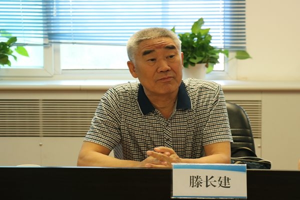 校基层党建督导专家藤长建